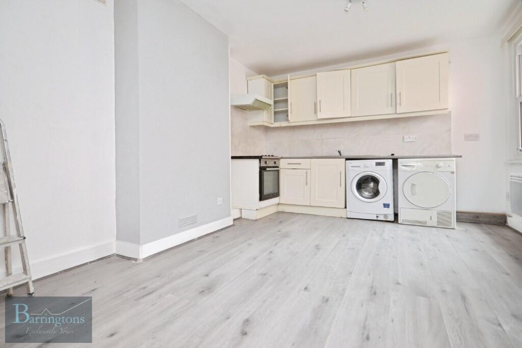 1 bed 1st Floor Flat for rent in Ingatestone. From Barringtons Property - Ingatestone