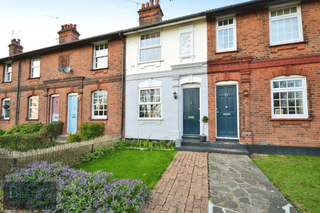 2 bed Mid Terraced House for rent in South Weald. From Barringtons Property - Ingatestone
