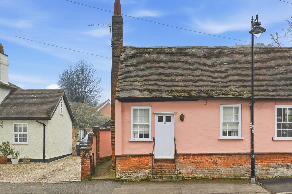 1 bed Semi-detached bungalow for rent in Ingatestone. From Barringtons Property - Ingatestone