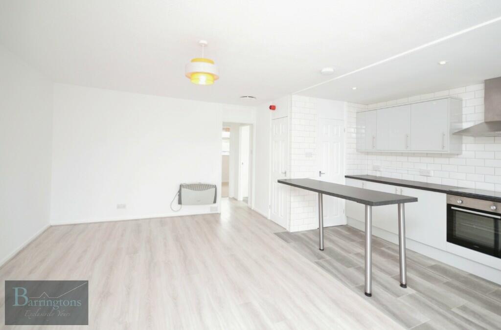 2 bed 1st Floor Flat for rent in . From Barringtons Property - Ingatestone
