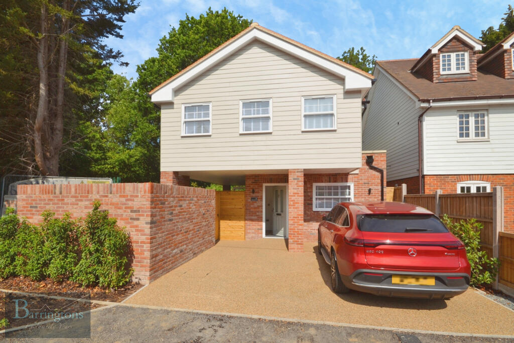 2 bed Detached for rent in Ingrave. From Barringtons Property - Ingatestone 2 bed Detached for rent in Ingrave. From Barringtons Property - Ingatestone