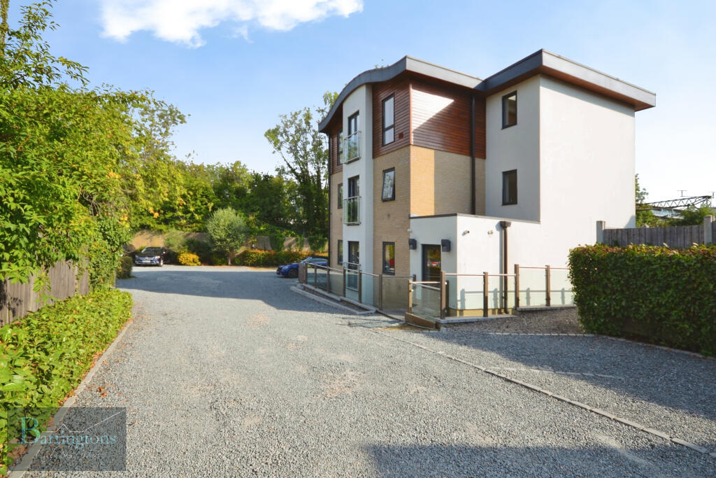 2 bed Apartment for rent in South Weald. From Barringtons Property - Ingatestone
