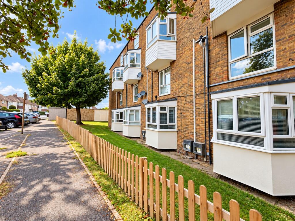 3 bed Duplex for rent in Crow Green. From Barringtons Property - Ingatestone 3 bed Duplex for rent in Crow Green. From Barringtons Property - Ingatestone