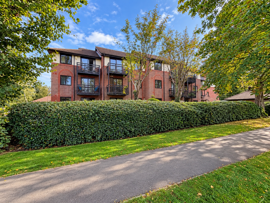 2 bed Apartment for rent in Havering's Grove. From Barringtons Property - Ingatestone