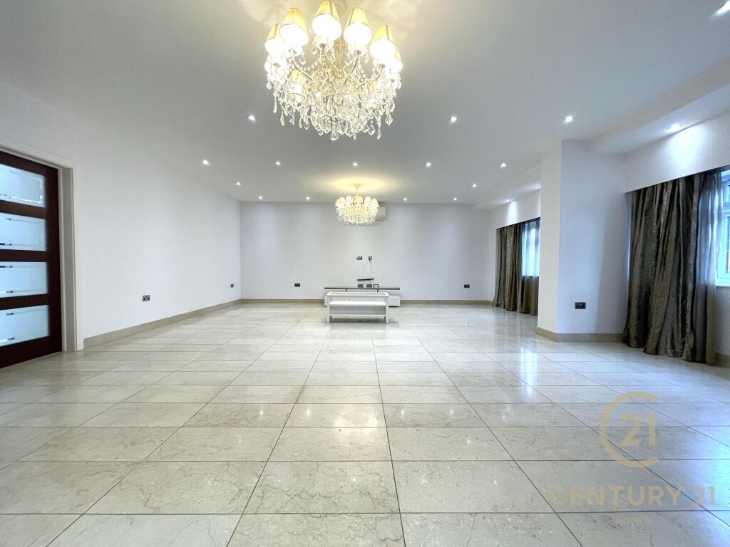 5 bed Semi Detached for rent in New Malden. From Century 21 Royale - Kingston Upon Thames