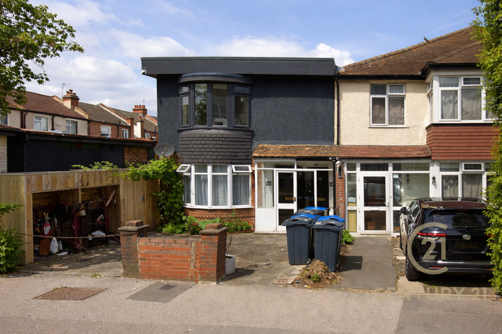 0 bed Studio for rent in New Malden. From Century 21 Royale - Kingston Upon Thames