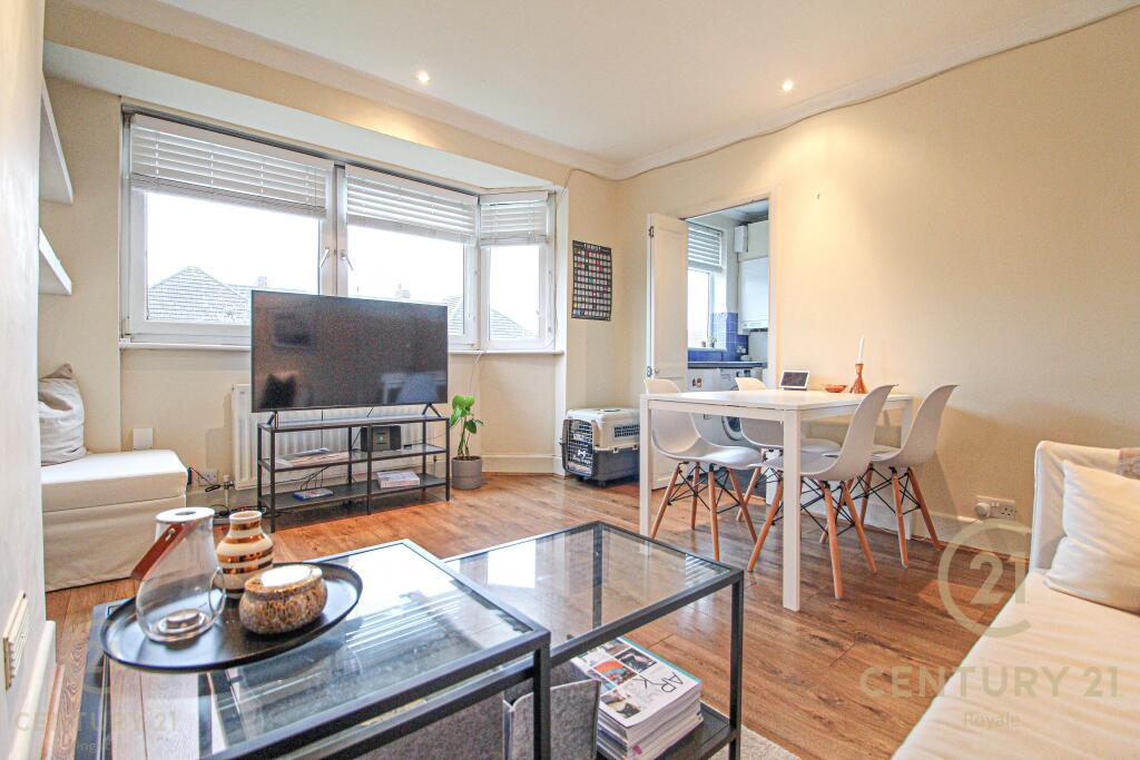 2 bed Annexe for rent in Surbiton. From Century 21 Royale - Kingston Upon Thames 2 bed Annexe for rent in Surbiton. From Century 21 Royale - Kingston Upon Thames