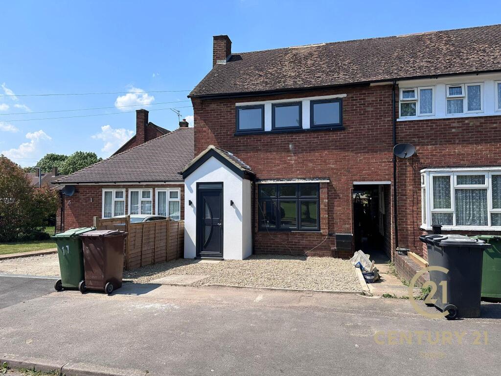3 bed End of Terrace for rent in Green Street. From Century 21 Royale - Kingston Upon Thames