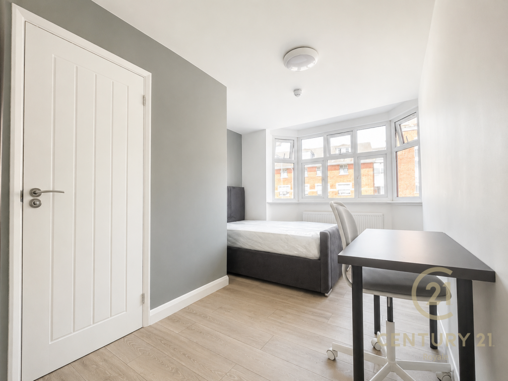 1 bed House Share for rent in Kingston upon Thames. From Century 21 Royale - Kingston Upon Thames