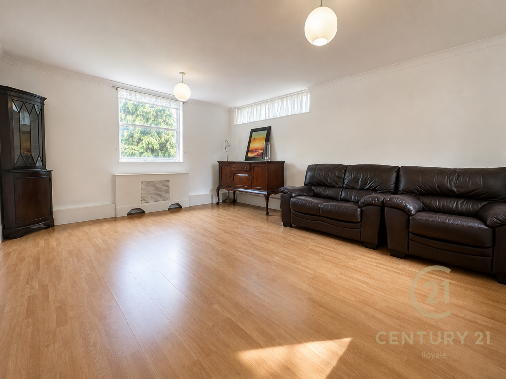 2 bed 1st Floor Flat for rent in Kingston upon Thames. From Century 21 Royale - Kingston Upon Thames
