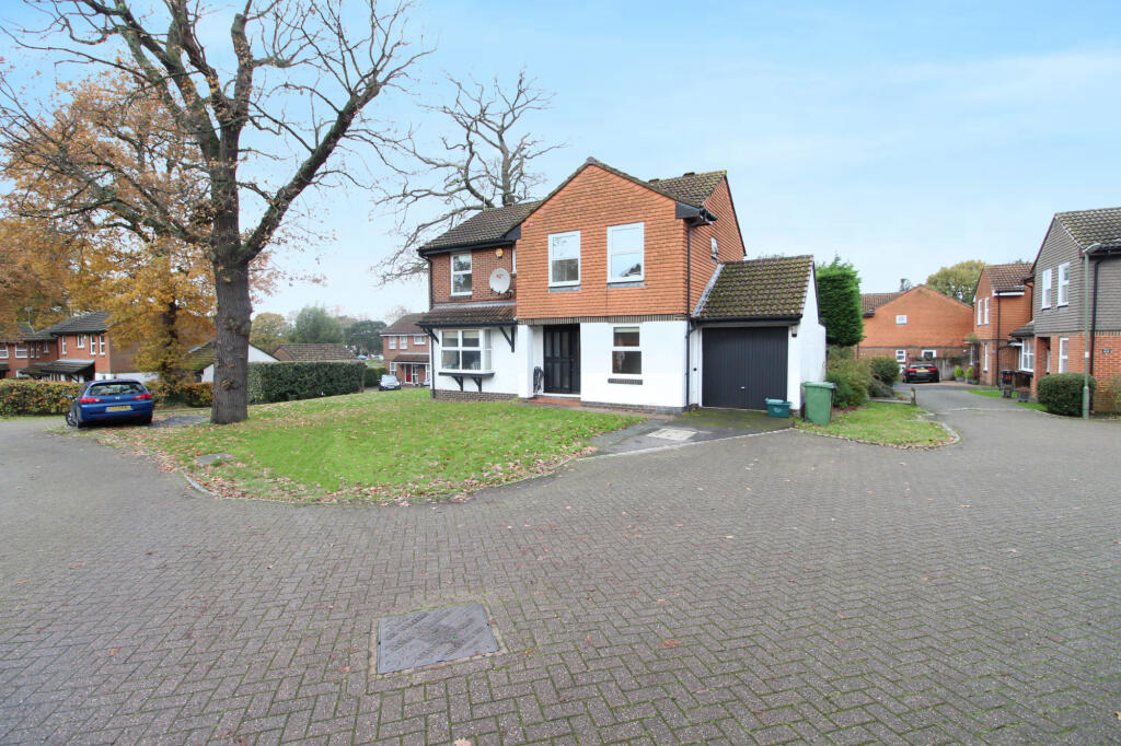 4 bed Detached for rent in Worcester Park. From Century 21 Royale - Kingston Upon Thames 4 bed Detached for rent in Worcester Park. From Century 21 Royale - Kingston Upon Thames