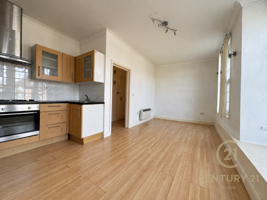 0 bed 1st Floor Flat for rent in Surbiton. From Century 21 Royale - Kingston Upon Thames