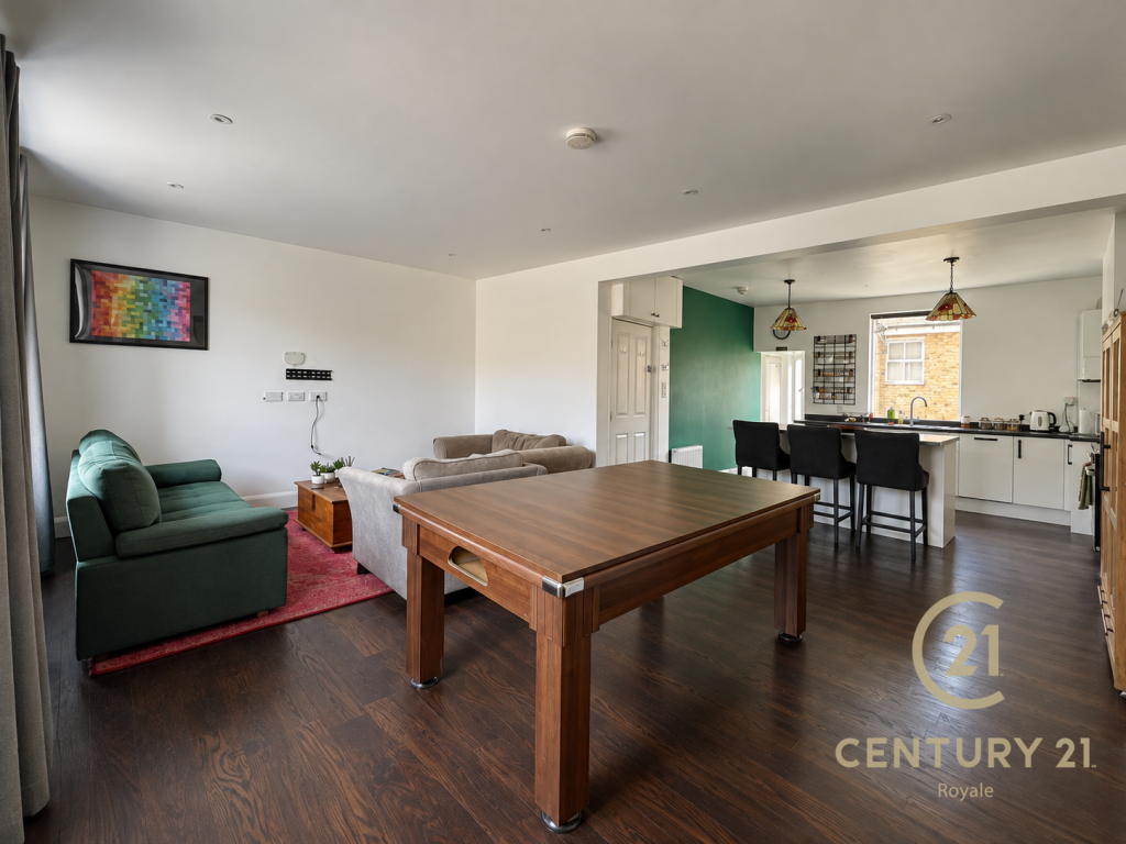 4 bed Apartment for rent in Kingston upon Thames. From Century 21 Royale - Kingston Upon Thames
