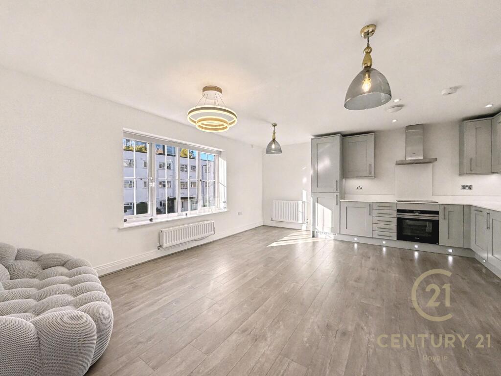 2 bed Apartment for rent in Walton-on-Thames. From Century 21 Royale - Kingston Upon Thames