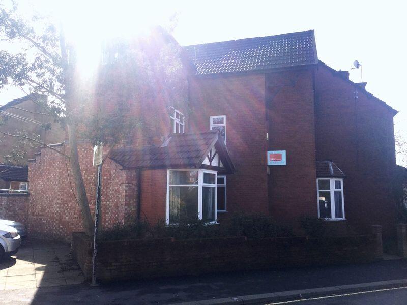 1 bed HMO for rent in Charlestown. From Campus Cribs Ltd - Bolton