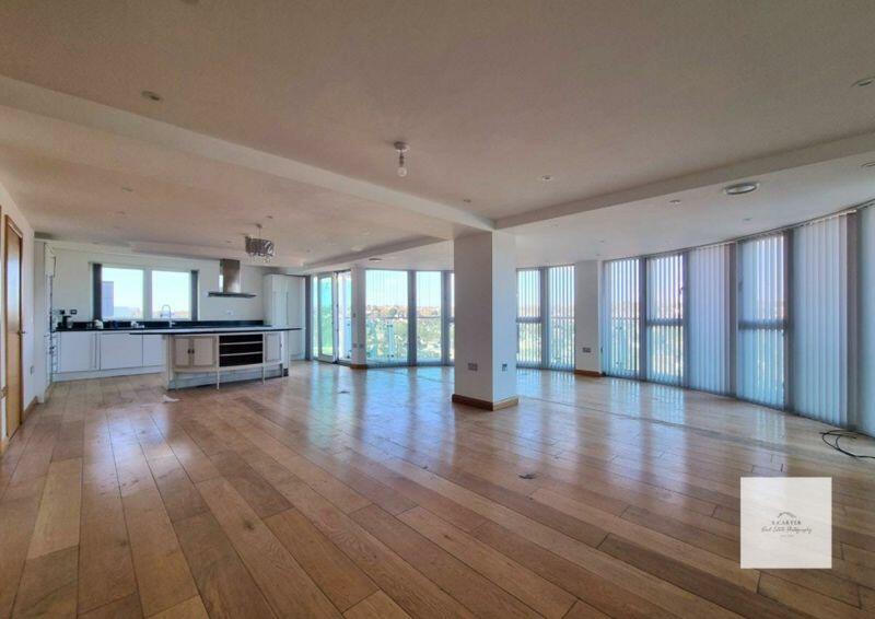 3 bed Penthouse for rent in Barnet. From Contact Legacy Property Consultants