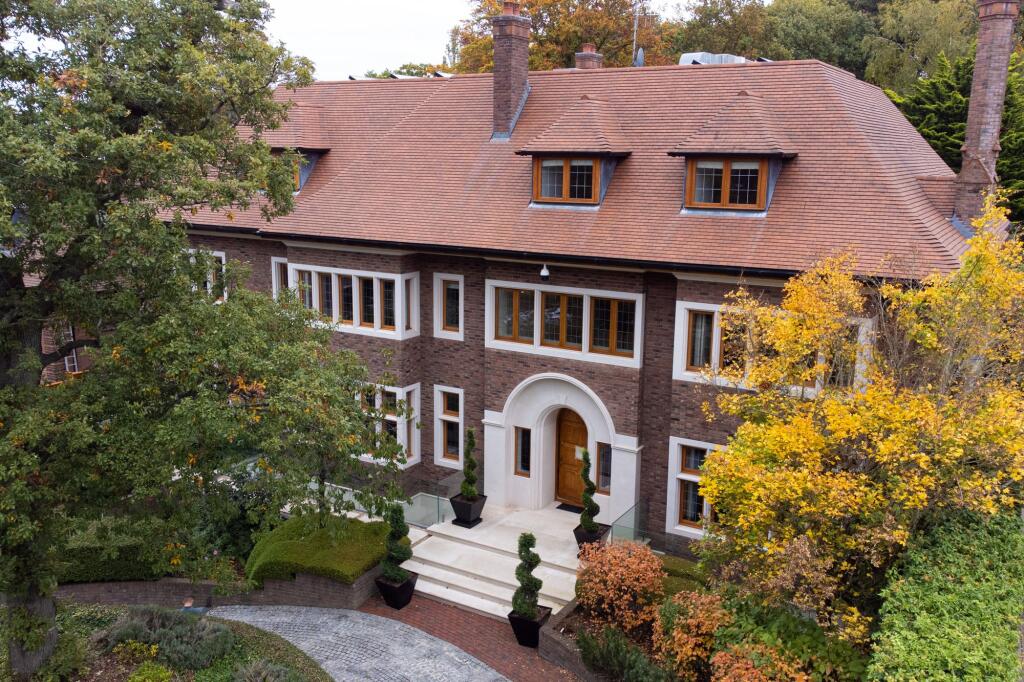 9 bed Detached for rent in London. From Legacy Property Consultants Ltd - London