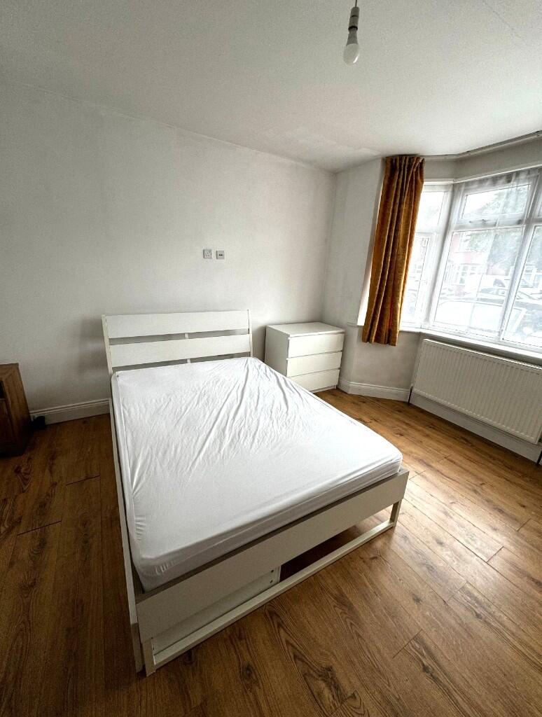 0 bed Studio for rent in Hounslow. From Dogra Estate Agent 0 bed Studio for rent in Hounslow. From Dogra Estate Agent