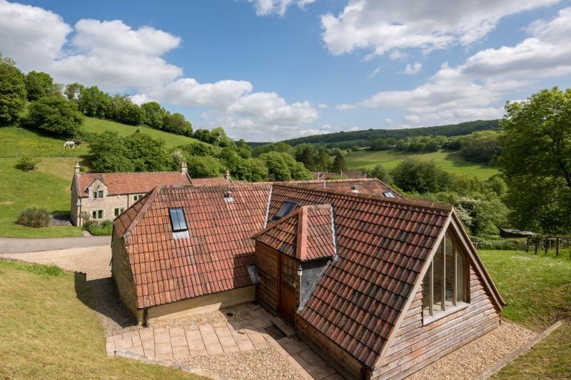 2 bed Detached for rent in Batheaston. From Crisp Cowley (Bath) Ltd - Bath