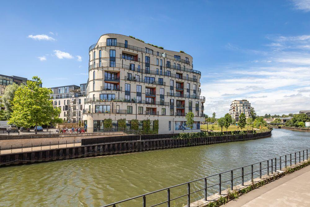 2 bed Apartment for rent in Bath. From Crisp Cowley (Bath) Ltd - Bath 2 bed Apartment for rent in Bath. From Crisp Cowley (Bath) Ltd - Bath