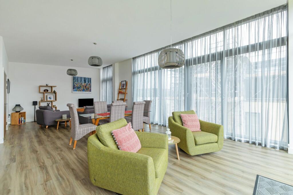 2 bed Apartment for rent in Bath. From Crisp Cowley (Bath) Ltd - Bath