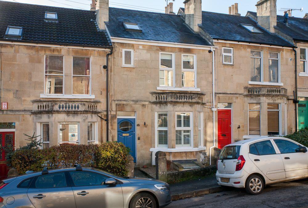 3 bed Mid Terraced House for rent in Bath. From Crisp Cowley (Bath) Ltd - Bath