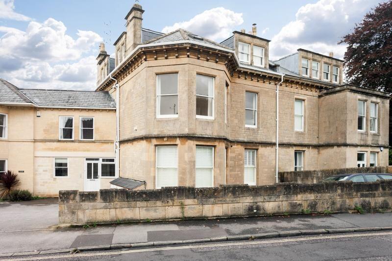 2 bed Apartment for rent in Bath. From Crisp Cowley (Bath) Ltd - Bath