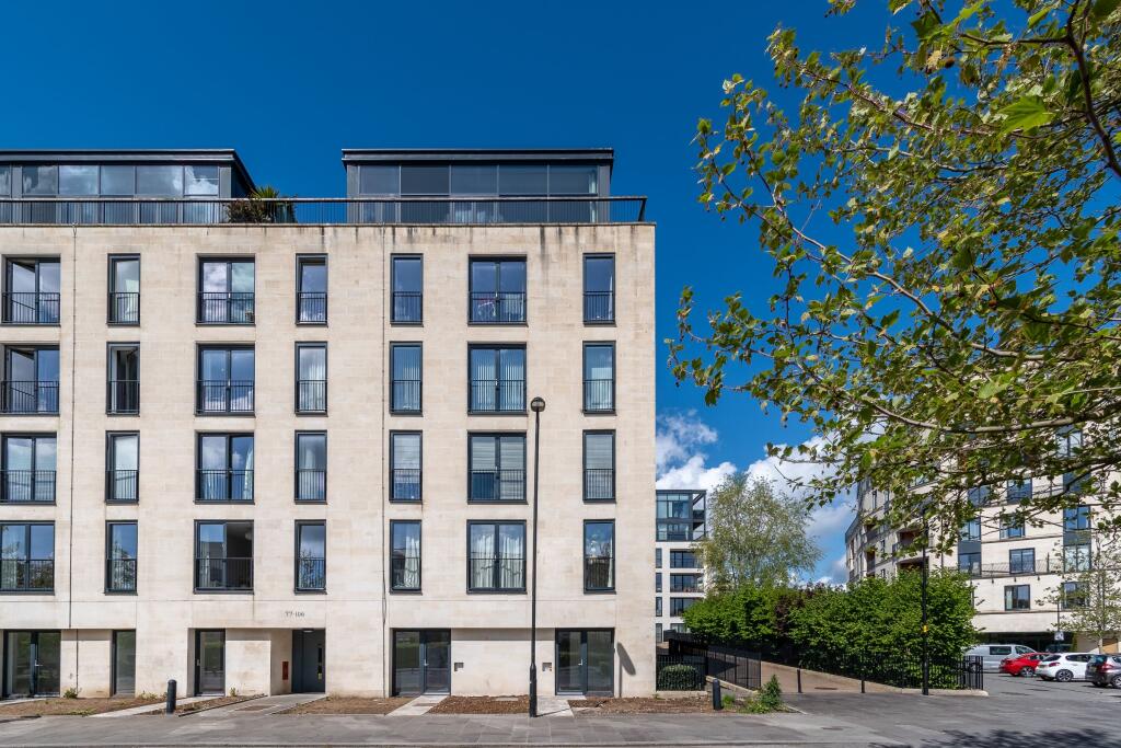 4 bed Studio for rent in Bath. From Crisp Cowley (Bath) Ltd - Bath 4 bed Studio for rent in Bath. From Crisp Cowley (Bath) Ltd - Bath