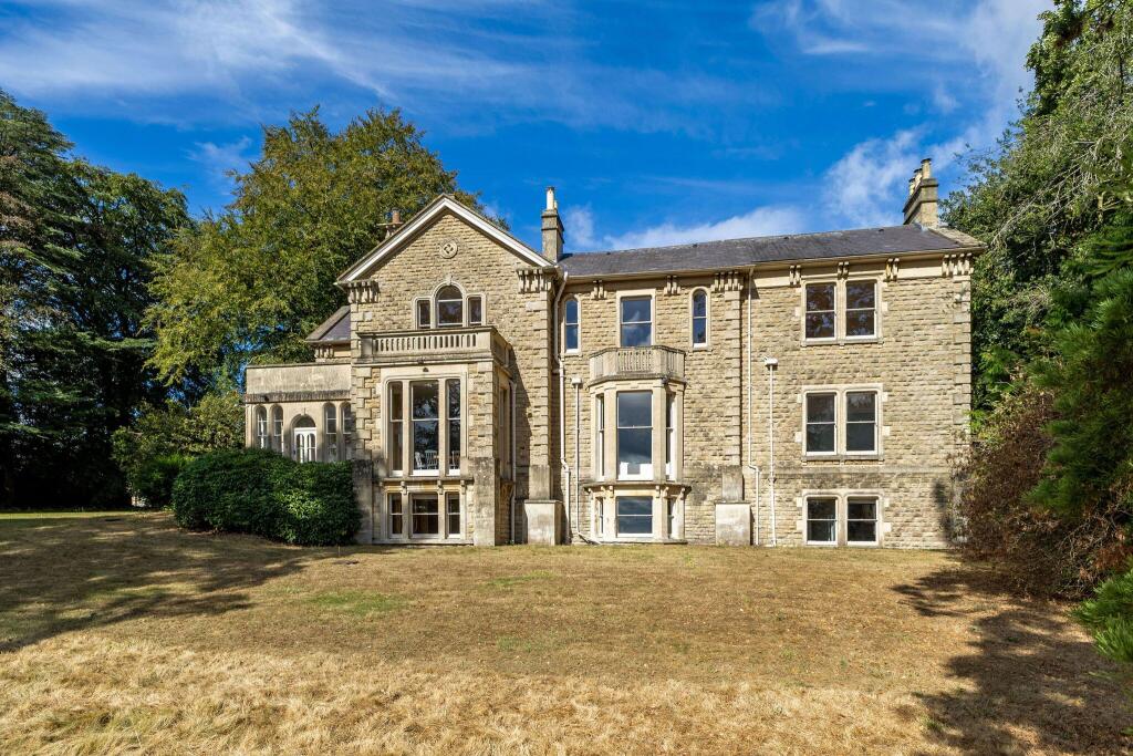 9 bed Detached for rent in Bath. From Crisp Cowley (Bath) Ltd - Bath 9 bed Detached for rent in Bath. From Crisp Cowley (Bath) Ltd - Bath