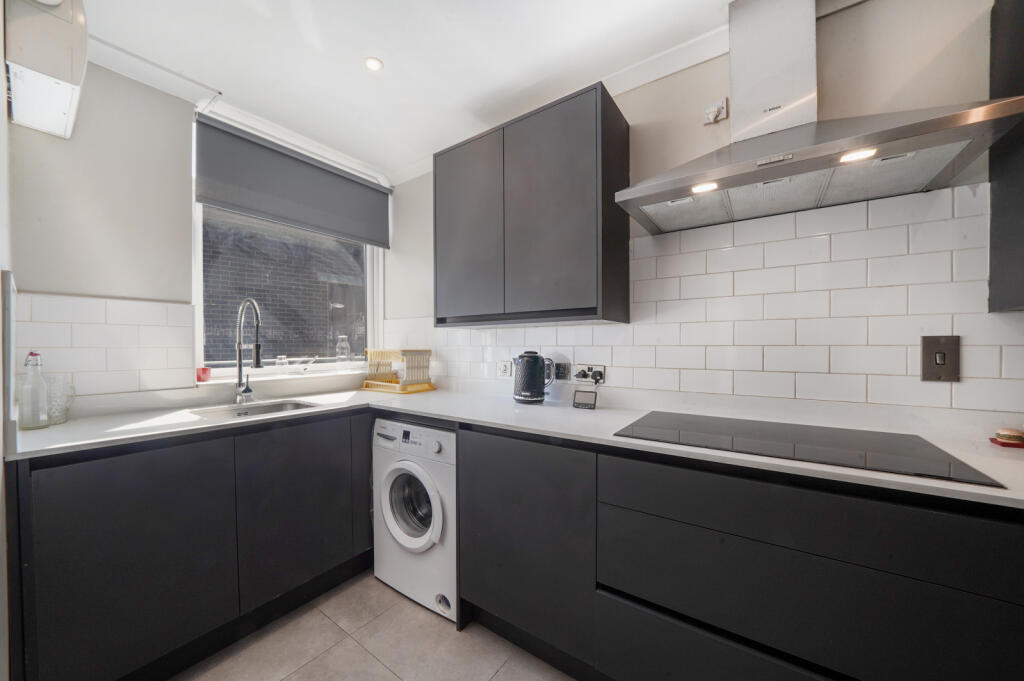 4 bed Apartment for rent in London. From Ellis & Co - Bethnal Green