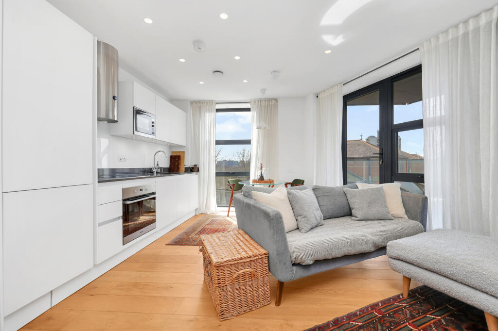 2 bed Apartment for rent in London. From Ellis & Co - Bethnal Green