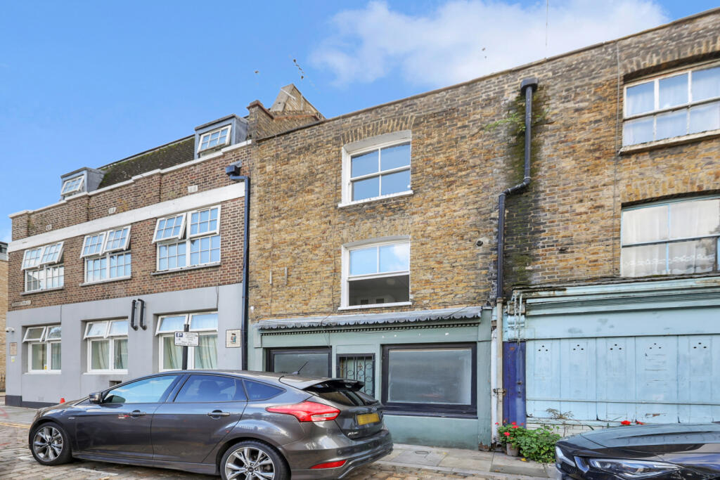4 bed Mid Terraced House for rent in London. From Ellis & Co - Bethnal Green