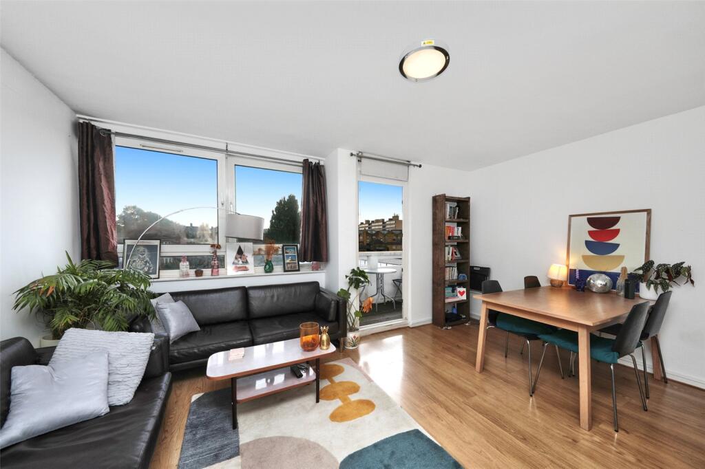 3 bed Apartment for rent in Hackney. From Ellis & Co - Bethnal Green 3 bed Apartment for rent in Hackney. From Ellis & Co - Bethnal Green