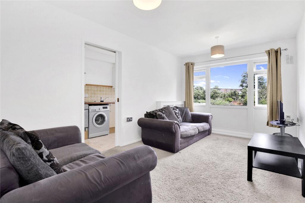 1 bed Apartment for rent in Bow. From Ellis & Co - Bethnal Green