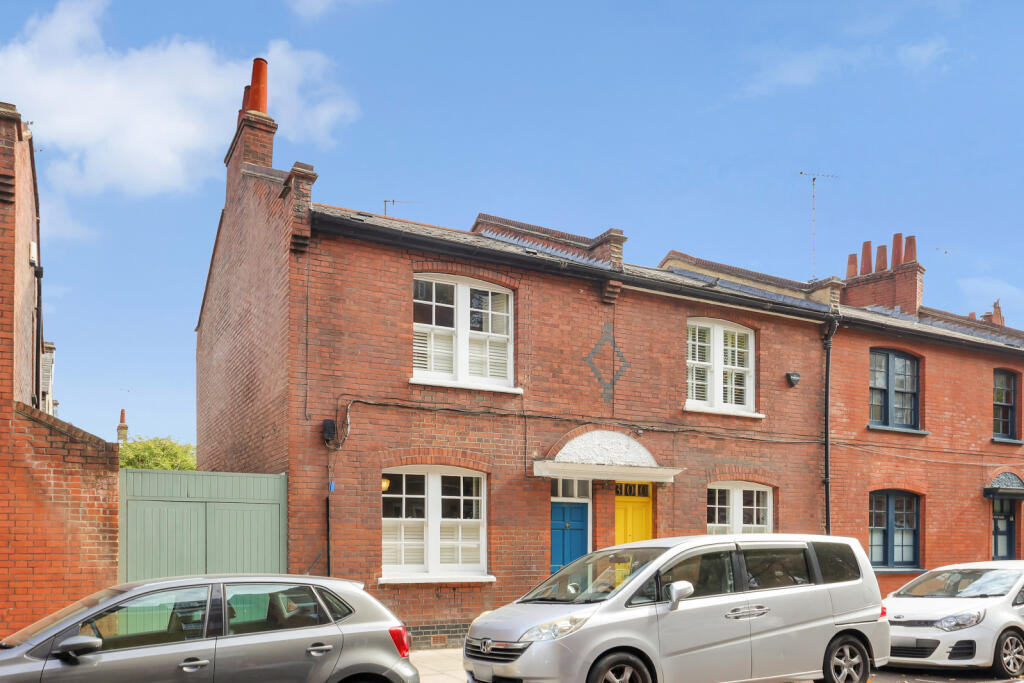 3 bed Detached for rent in London. From Ellis & Co - Bethnal Green