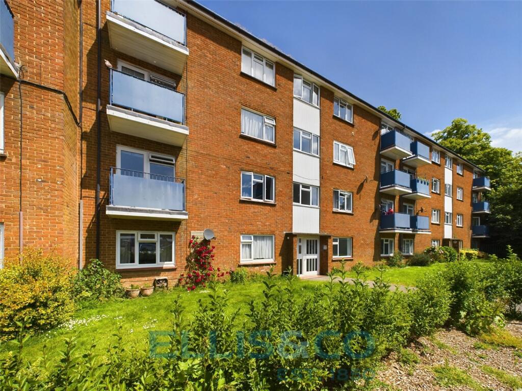 2 bed Apartment for rent in Southborough. From Ellis & Co - Tonbridge 2 bed Apartment for rent in Southborough. From Ellis & Co - Tonbridge