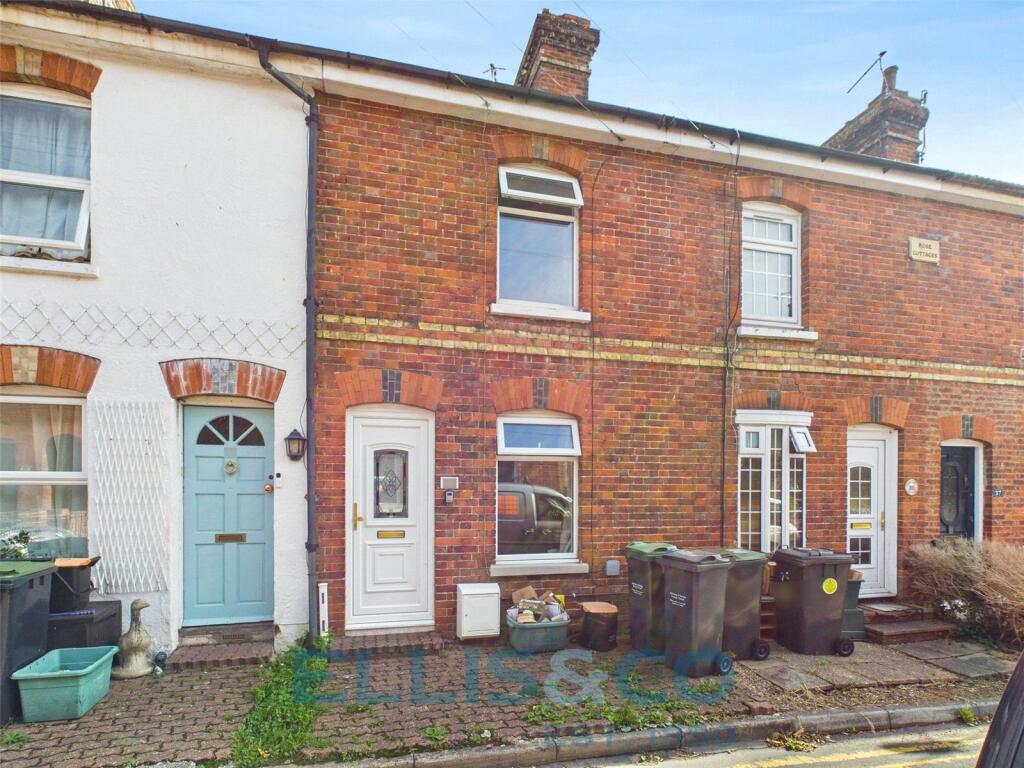 2 bed Mid Terraced House for rent in Tonbridge. From Ellis & Co - Tonbridge 2 bed Mid Terraced House for rent in Tonbridge. From Ellis & Co - Tonbridge