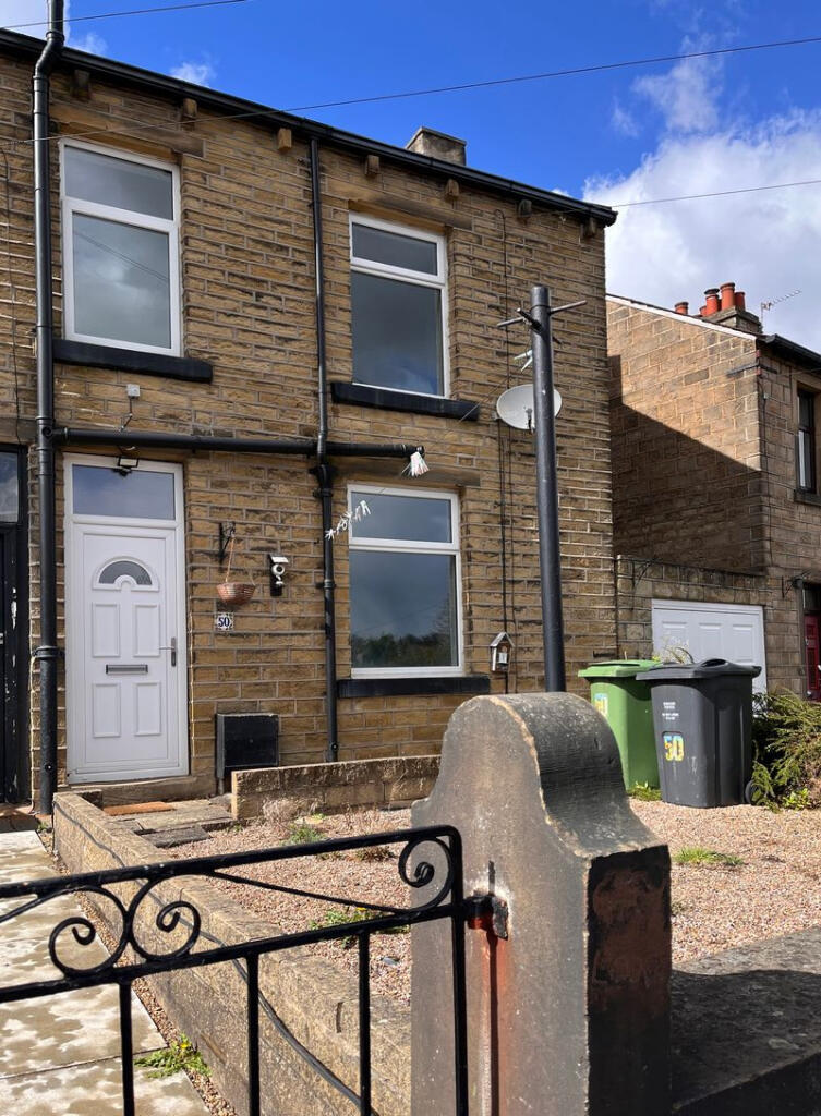 2 bed Mid Terraced House for rent in Huddersfield. From Executive Lets - Leeds