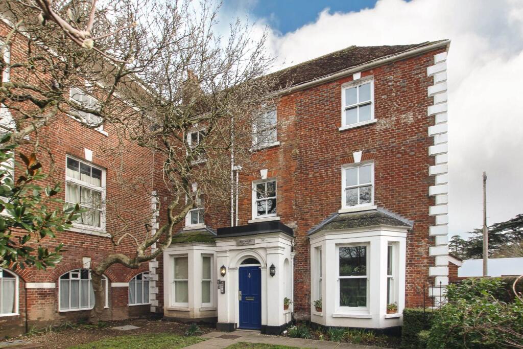 4 bed 1st Floor Flat for rent in Blandford Forum. From Forum Sales and Lettings - Blandford Forum 4 bed 1st Floor Flat for rent in Blandford Forum. From Forum Sales and Lettings - Blandford Forum