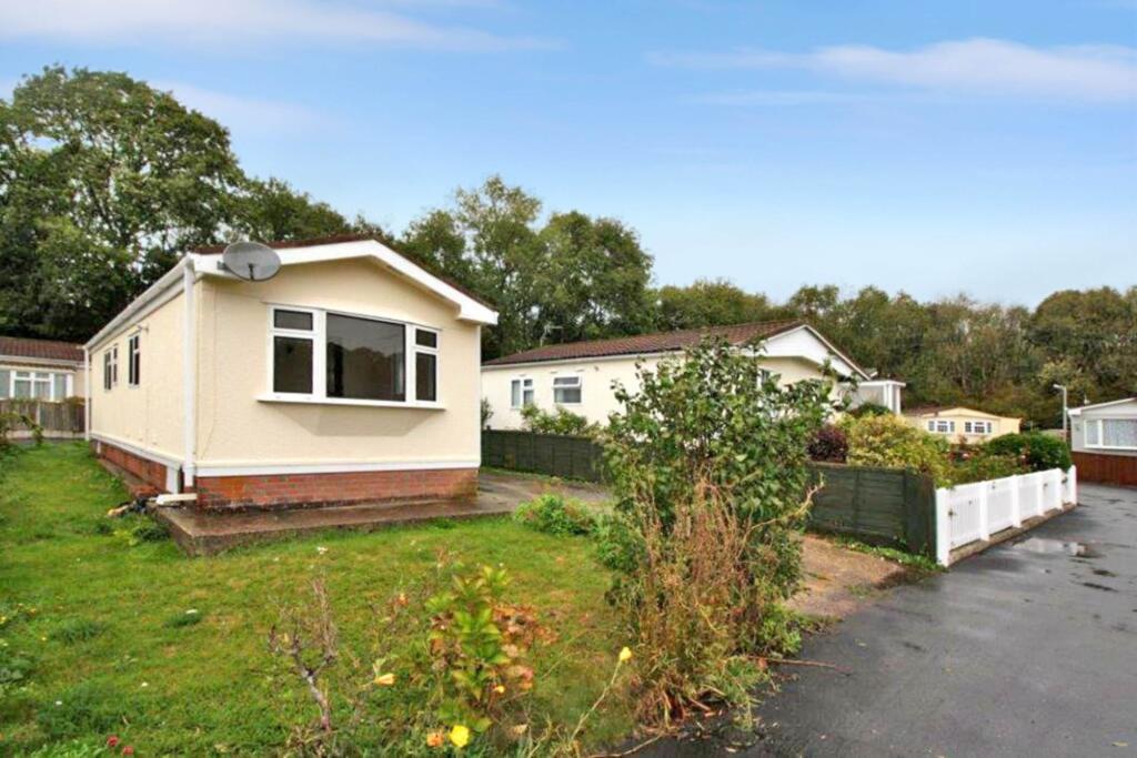 2 bed Park home for rent in Tarrant Keyneston. From Forum Sales and Lettings - Blandford Forum 2 bed Park home for rent in Tarrant Keyneston. From Forum Sales and Lettings - Blandford Forum