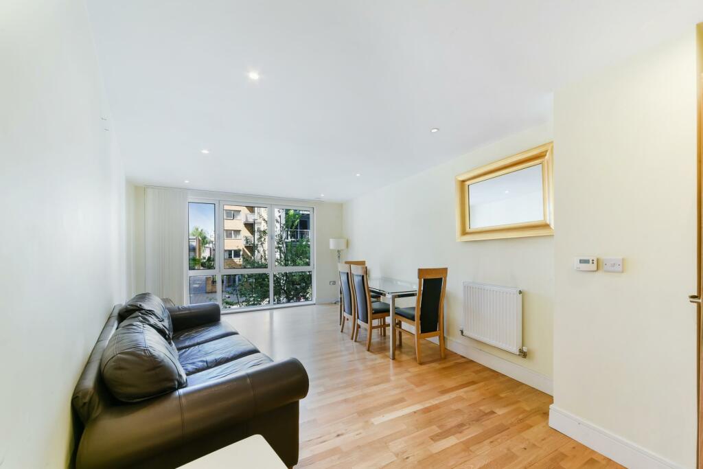 3 bed Apartment for rent in London. From Johns & Co - Canary Wharf