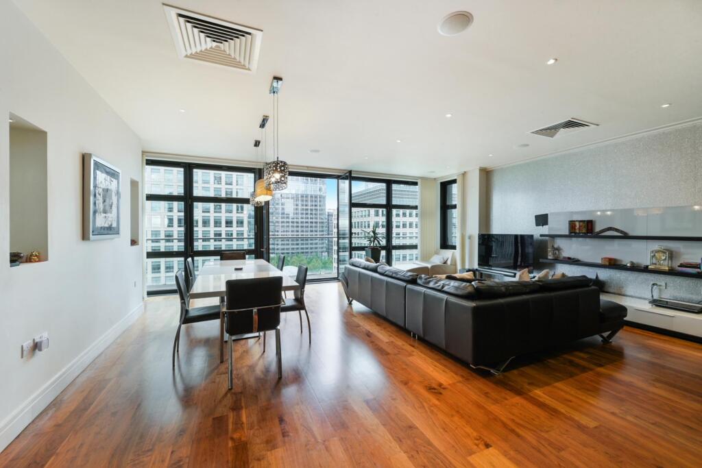 3 bed Apartment for rent in London. From Johns & Co - Canary Wharf 3 bed Apartment for rent in London. From Johns & Co - Canary Wharf