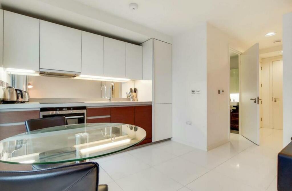 4 bed Apartment for rent in Poplar. From Johns & Co - Canary Wharf