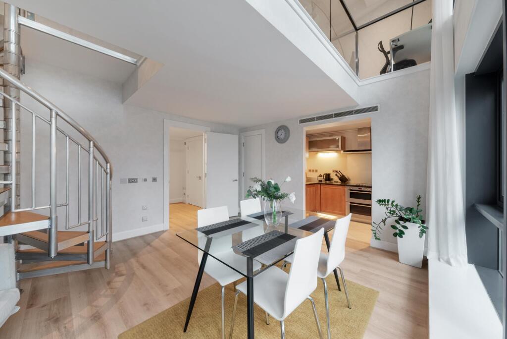 2 bed Duplex for rent in London. From Johns & Co - Canary Wharf