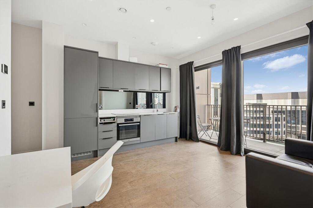 2 bed Apartment for rent in London. From Johns & Co - Canary Wharf