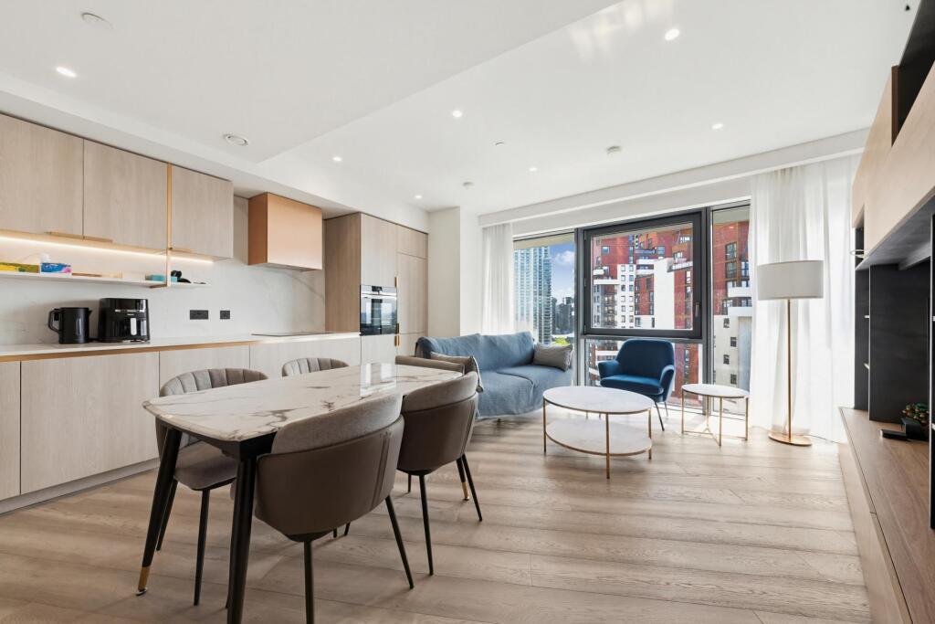 2 bed Apartment for rent in . From Johns & Co - Canary Wharf