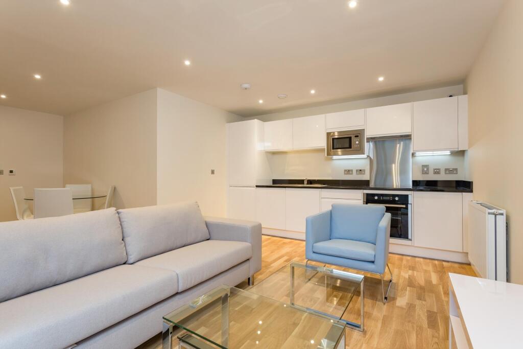 2 bed Apartment for rent in Poplar. From Johns & Co - Canary Wharf