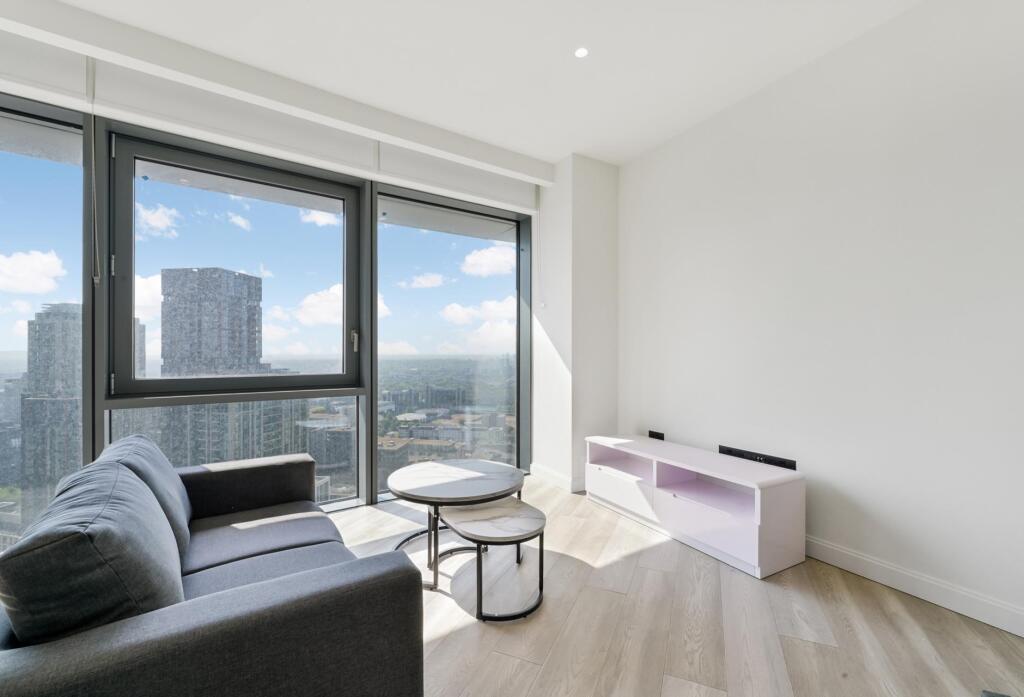 4 bed Apartment for rent in . From Johns & Co - Canary Wharf