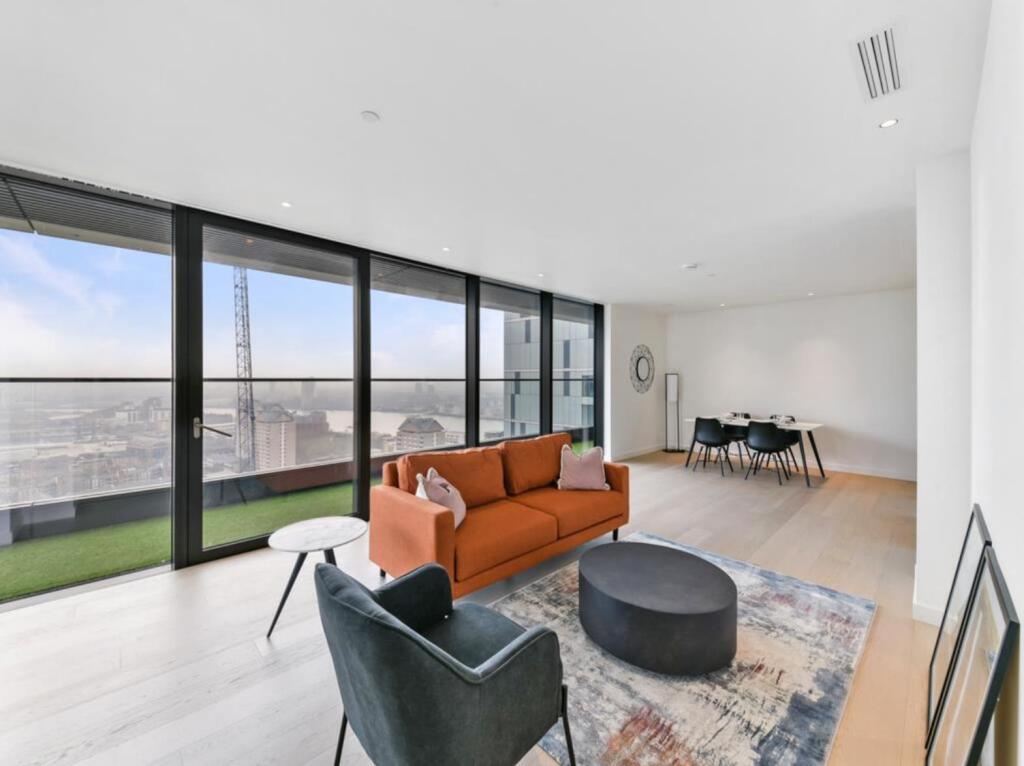 2 bed Apartment for rent in Poplar. From Johns & Co - Canary Wharf 2 bed Apartment for rent in Poplar. From Johns & Co - Canary Wharf