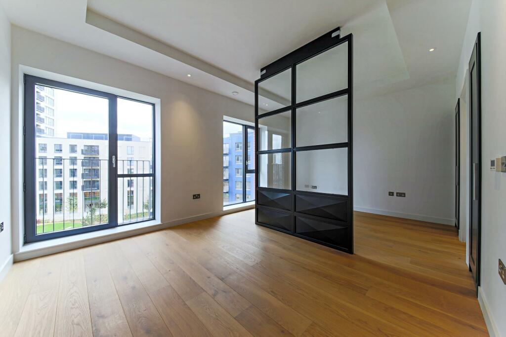 0 bed Apartment for rent in Poplar. From JOHNS&CO - New Providence Wharf